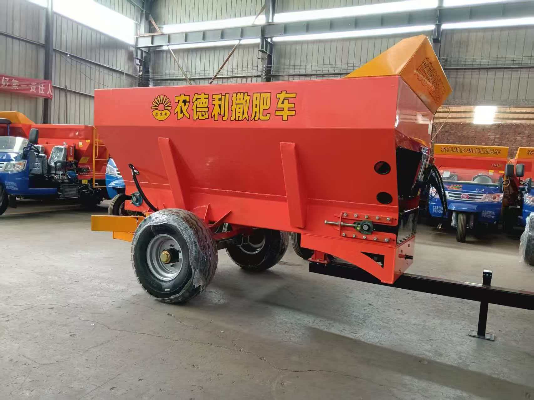 临沂市多功能撒粪车大型撒粪车 - 价格